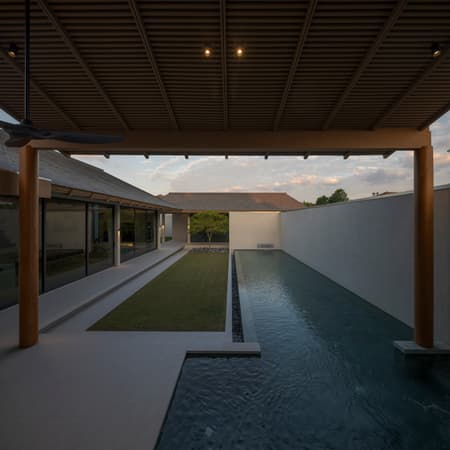 Baan Tectonix House